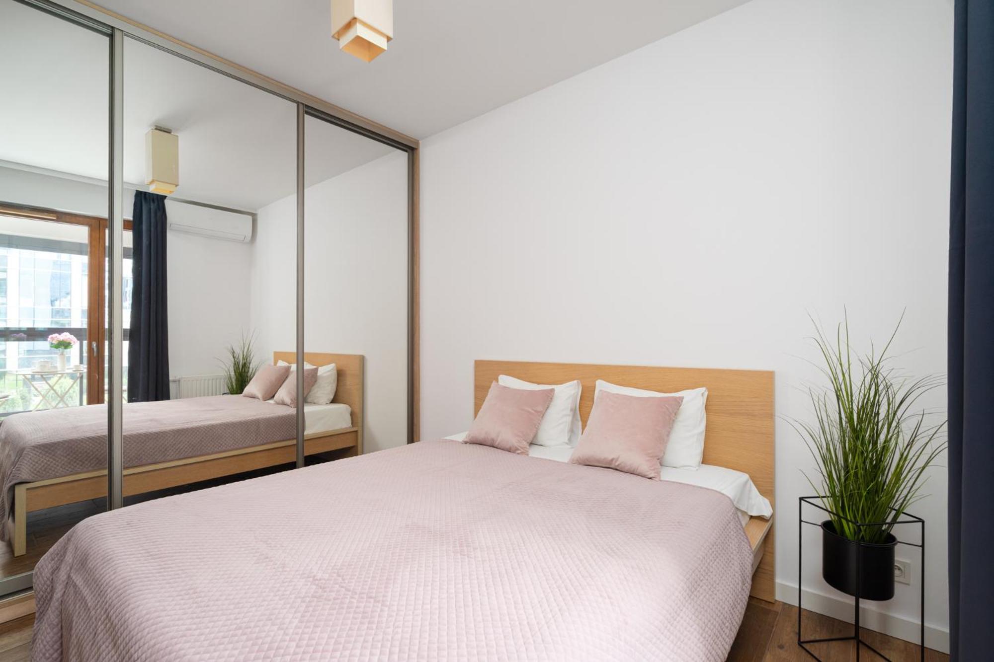 Golden Apartments Warsaw - Big Apartment In Luxury Building Near Metro Station-Grzybowska 85-5 ภายนอก รูปภาพ